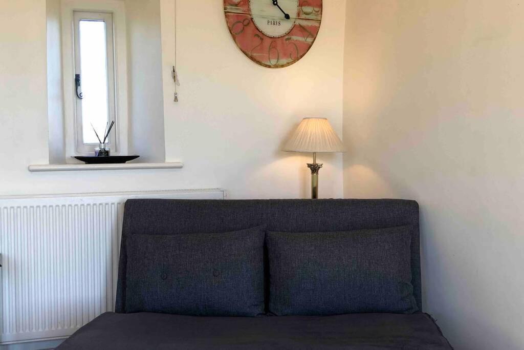 Secluded Romantic Cotswolds Barn - Sleeps 2 To 4 - Near Cirencester - Dog Friendly Villa Kemble Exterior foto