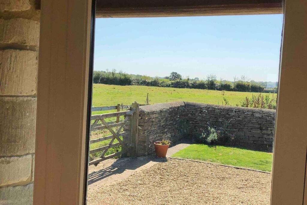 Secluded Romantic Cotswolds Barn - Sleeps 2 To 4 - Near Cirencester - Dog Friendly Villa Kemble Exterior foto